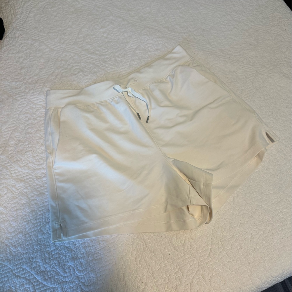 Old navy active shorts size M white